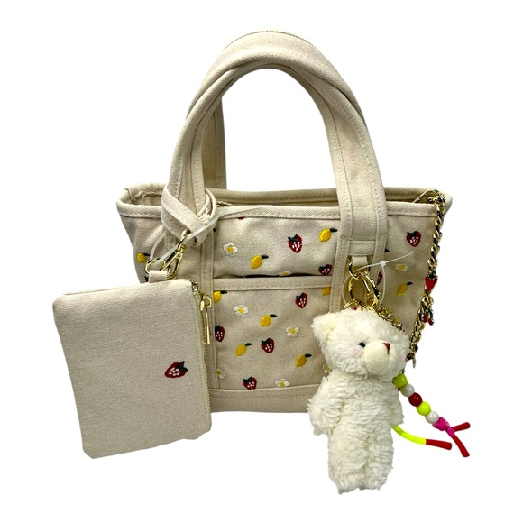 Madden Girl viral lemon,strawberry and daisy tote with charms - Picture 1 of 4